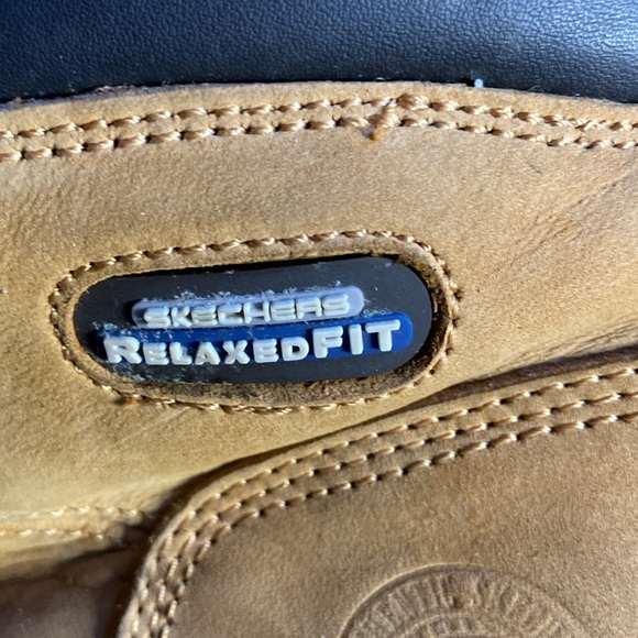 Skechers Relaxed Fit hiking boots lightly worn size 8.5 Tread shows no wear - Picture 3 of 9